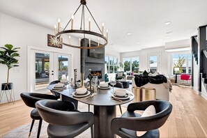 Dining - The Collective on Fifth in Downtown Bentonville (Bentonville)