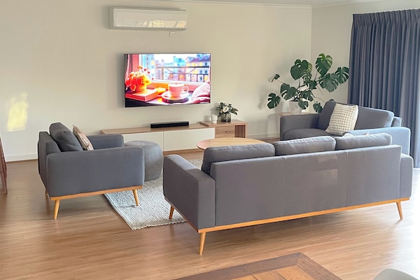 Fernseher, Tischtennisplatte