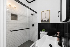 Hair dryer, towels - Modern Industrial Loft • Walkable Downtown Raleigh (Raleigh)
