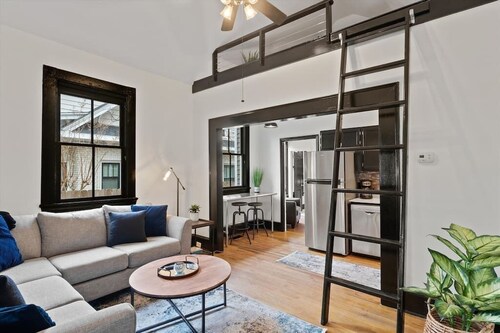 Modern Industrial Loft • Walkable Downtown Raleigh