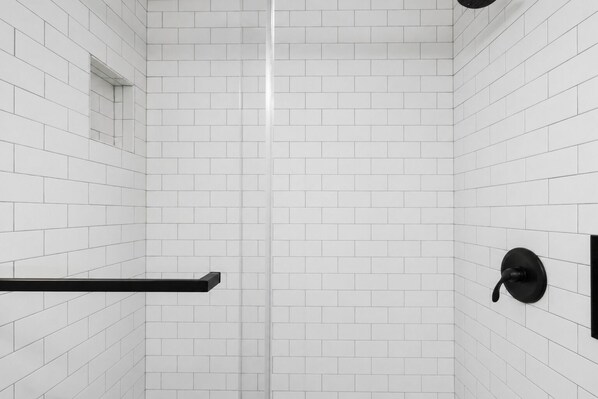 Séchoir à cheveux, serviettes fournies