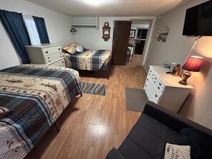 2 soverom, reiseseng for barn, wi-fi (inkludert) og sengetøy