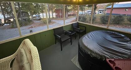 Rustic 2BR Fisherman’s Retreat on Douglas Lake!