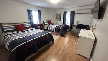 2 bedrooms, travel crib, free WiFi, bed sheets
