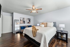 4 chambres, fer et planche à repasser, Wi-Fi, draps fournis