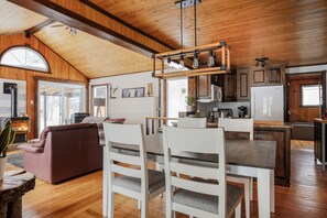 Interior - Accès lac et Rivière, Près de Plusieurs Activités. Lac Sept-îles, Saint-raymond (Saint-Raymond)