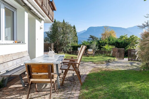 Ferienwohnung 'Rungg' mit Bergblick, Gemeinschaftsterrasse und WLAN