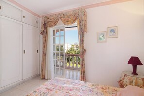 4 Schlafzimmer, Bügeleisen/Bügelbrett, kostenloses WLAN