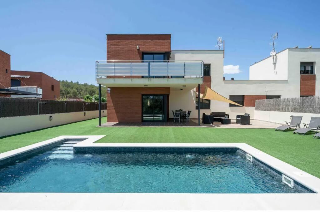 Villa 'Golf and Pool Oasis' with Private Pool, Wi-Fi and Air Conditioning