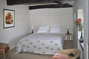 10 bedrooms, iron/ironing board, free WiFi, bed sheets - Holiday Home 'La Grande Combe' with Mountain View, Private Pool and Wi-Fi (Saint Izaire)