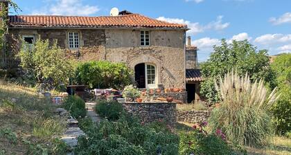 Holiday Home 'La Grande Combe' with Mountain View, Private Pool and Wi-Fi