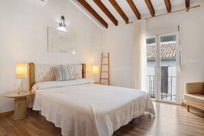 3 bedrooms, iron/ironing board, free WiFi, bed sheets - Holiday Home 'Casa Calle Del Carmen' with Mountain View, Wi-Fi and Air Conditioning (Grazalema)