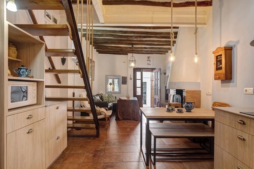 Holiday Home 'Casa Calle Del Carmen' with Mountain View, Wi-Fi and Air Conditioning