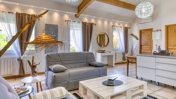 TV, DVD player, stereo