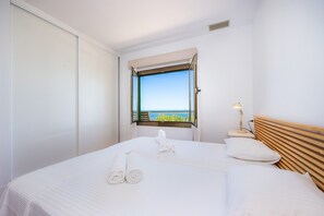 4 chambres, bureau, fer et planche à repasser, Wi-Fi gratuit