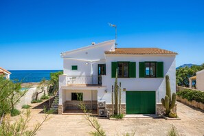 Exterior - Holiday Home 'Ran De Mar' with Sea View, Private Terrace and Wi-Fi (Son Serra de Marina)