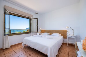 4 habitaciones, escritorio, tabla de planchar con plancha y wifi gratis