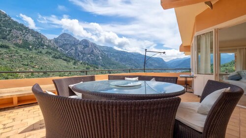 Villa 'Sol y Montes' mit Bergblick, privatem Pool und WLAN