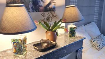 2 chambres, fer et planche à repasser, Wi-Fi gratuit, draps fournis