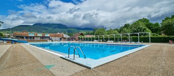 Mobile Home "4 Personnes 201" with Shared Pool & Private Terrace