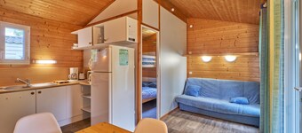 Chalet "5 Personnes 301" with Shared Pool & Shared Terrace