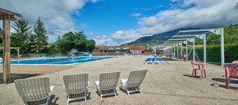 Caravan "Tente 2 Places" with Shared Pool & Shared Terrace