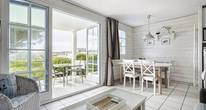 Vue et face golf port bourgenay, proche mer, foret