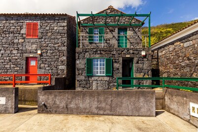Vacation Home "Casas Dos Vinagreiros - Pedro" with Sea View, Private Terrace & Wi-Fi