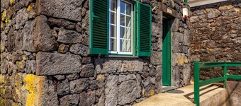 Vacation Home "Casas Dos Vinagreiros - Pedro" with Sea View, Private Terrace & Wi-Fi