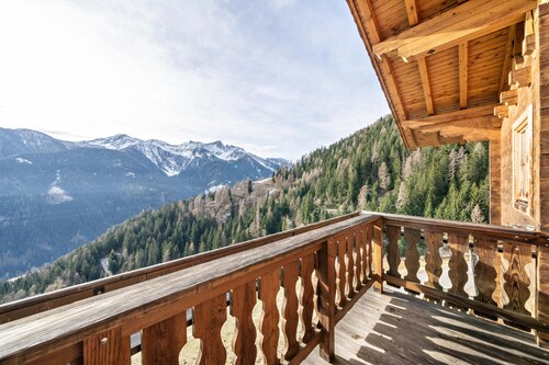 Ferienwohnung 'Thalhof Hochwart' mit Bergblick, Gemeinschaftsgarten und WLAN