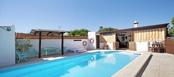 Country House 'El Sotillo' with Private Pool, Wi-Fi and Air Conditioning