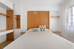 1 habitación, tabla de planchar con plancha, wifi gratis y ropa de cama 