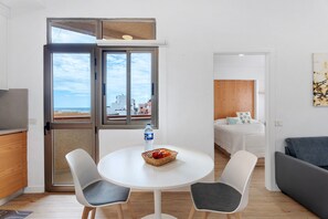 Dining - Vacation Apartment 'Apartamento Bellavista, Bajo Alcalá' with Balcony and Wi-Fi (Guía de Isora)