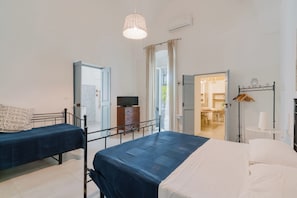 2 chambres, fer et planche Ă repasser, Wi-Fi gratuit, draps fournis