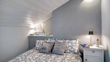 1 camera, ferro/asse da stiro, Wi-Fi, lenzuola