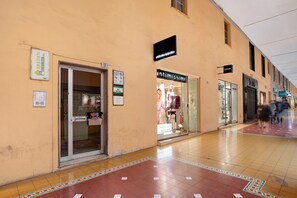 Exterior detail - Holiday Apartment 'Casa Intimissima' with Air Conditioning (Imperia)