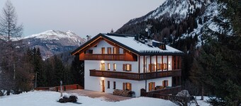 Apartamento 'Borésc' con vistas a la montaña, terraza compartida y Wi-Fi