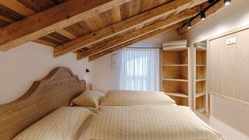 2 bedrooms, free WiFi, bed sheets
