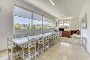 Interior - Holiday Home 'Usall Rural' with Private Pool, Wi-Fi and Air Conditioning (Porqueres)