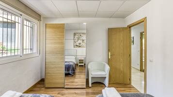 9 bedrooms, free WiFi, bed sheets