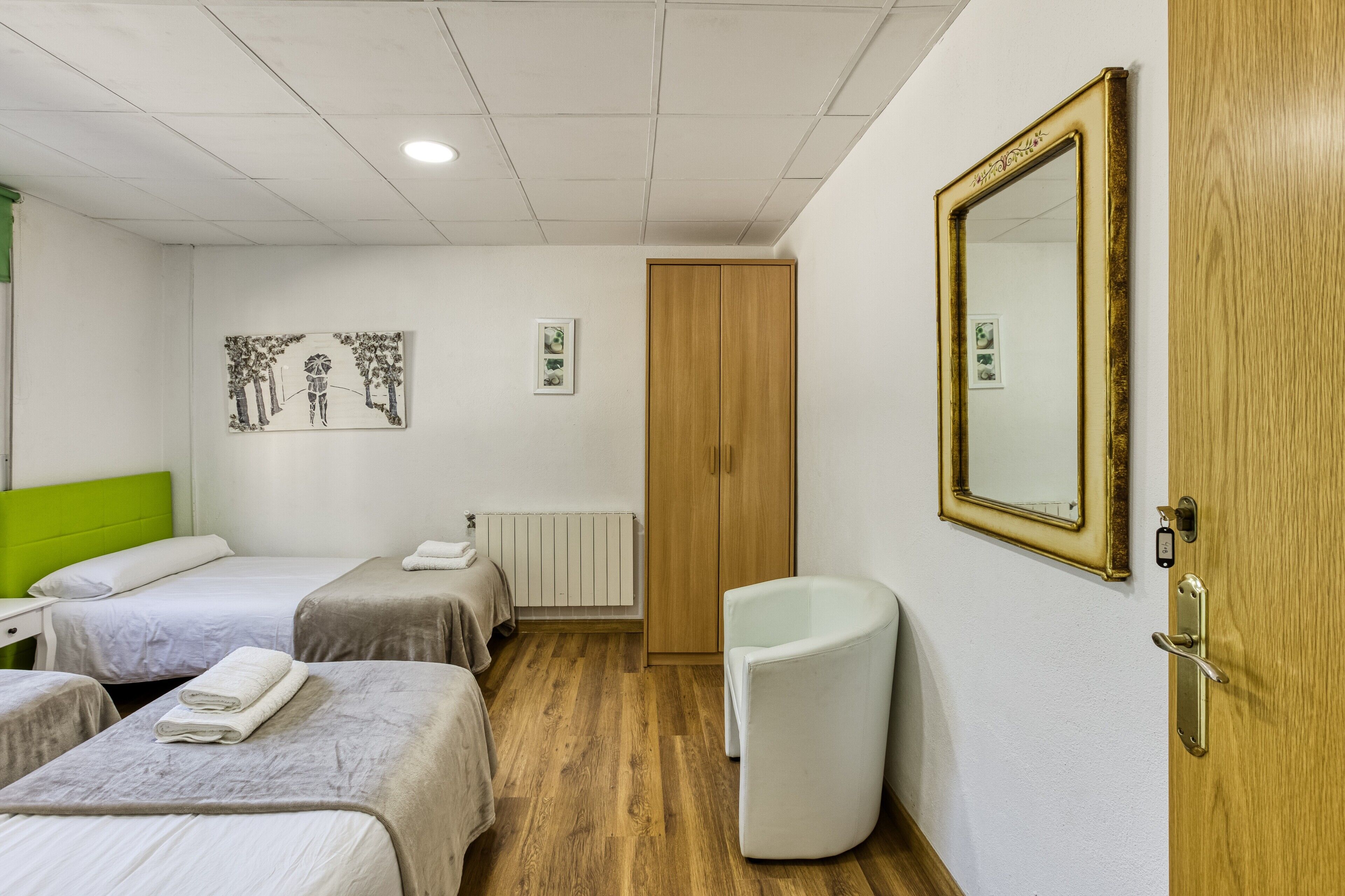 9 bedrooms, free WiFi, bed sheets