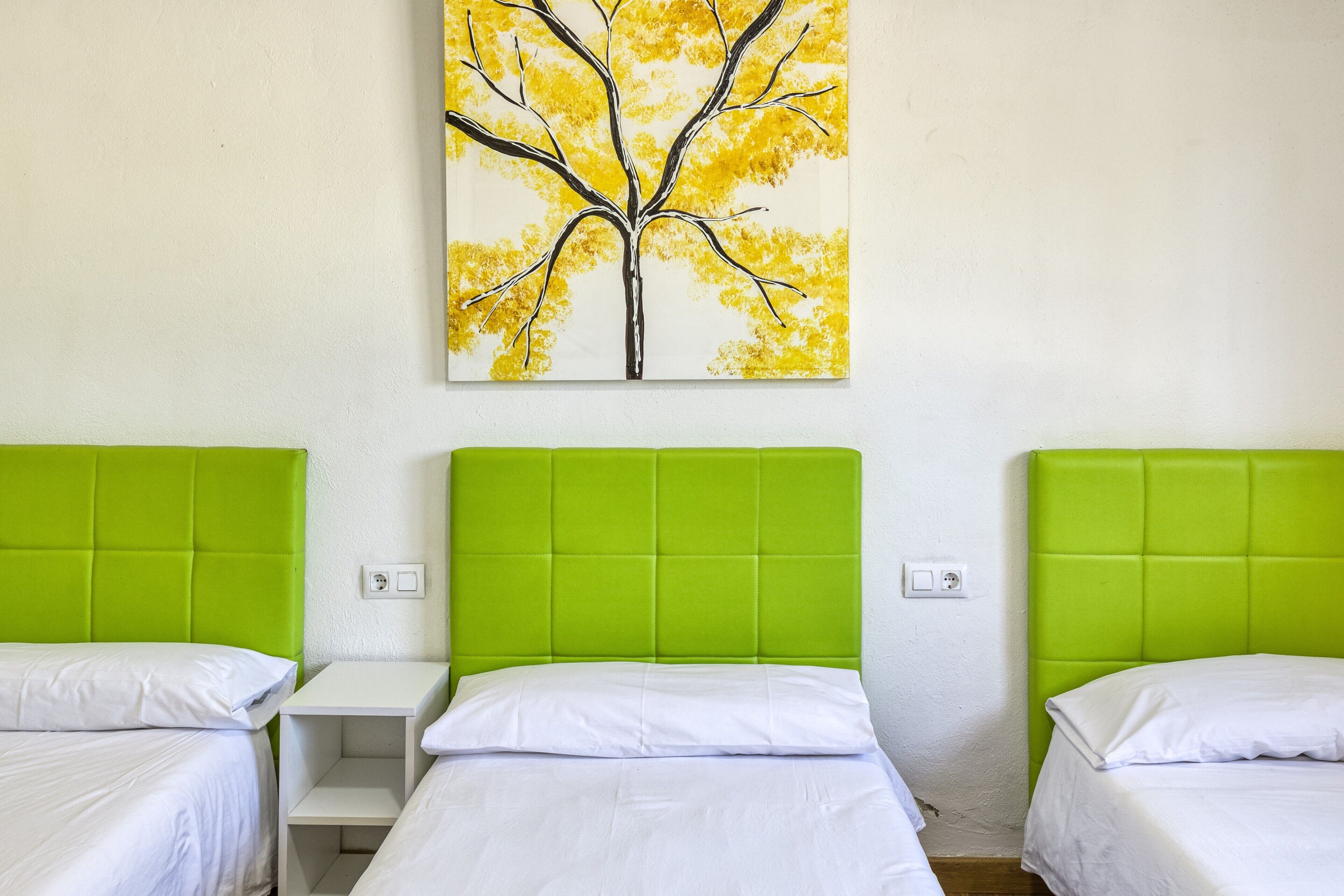 9 dormitorios, wifi gratis, ropa de cama