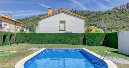 Ferienhaus 'Les Medes' mit Gemeinschaftspool, WLAN und Klimaanlage