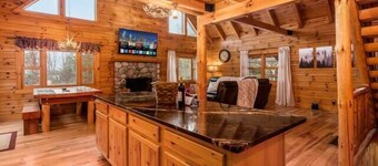 Sugar Grove Retreat - Hot Tub - Hocking Hills!