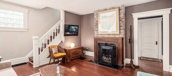 The Vintage Getaway - 3 Bedrooms - Columbus!