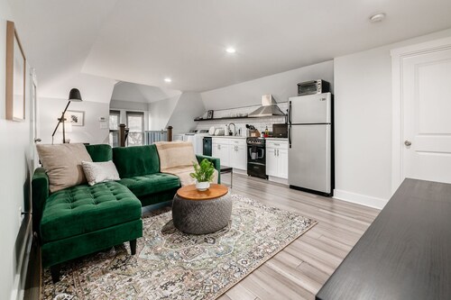 Columbus Getaway! Stylish Apartment!