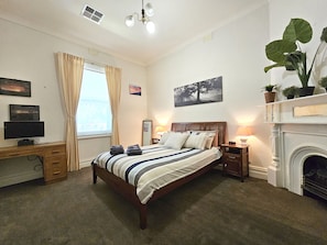 3 chambres, fer et planche à repasser, Wi-Fi, literie fournie
