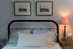 4 bedrooms, in-room safe, iron/ironing board, WiFi - Garden View Lodge (Lucas)