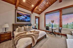 8 slaapkamers, een bureau, gratis wifi, beddengoed