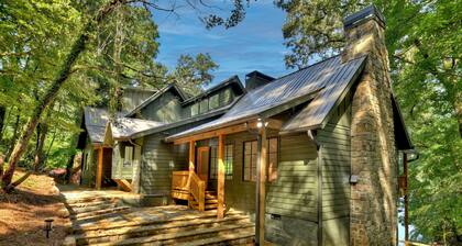 Piney Cove - Waterfront on Lake Blue Ridge | Private Dock | Hot Tub